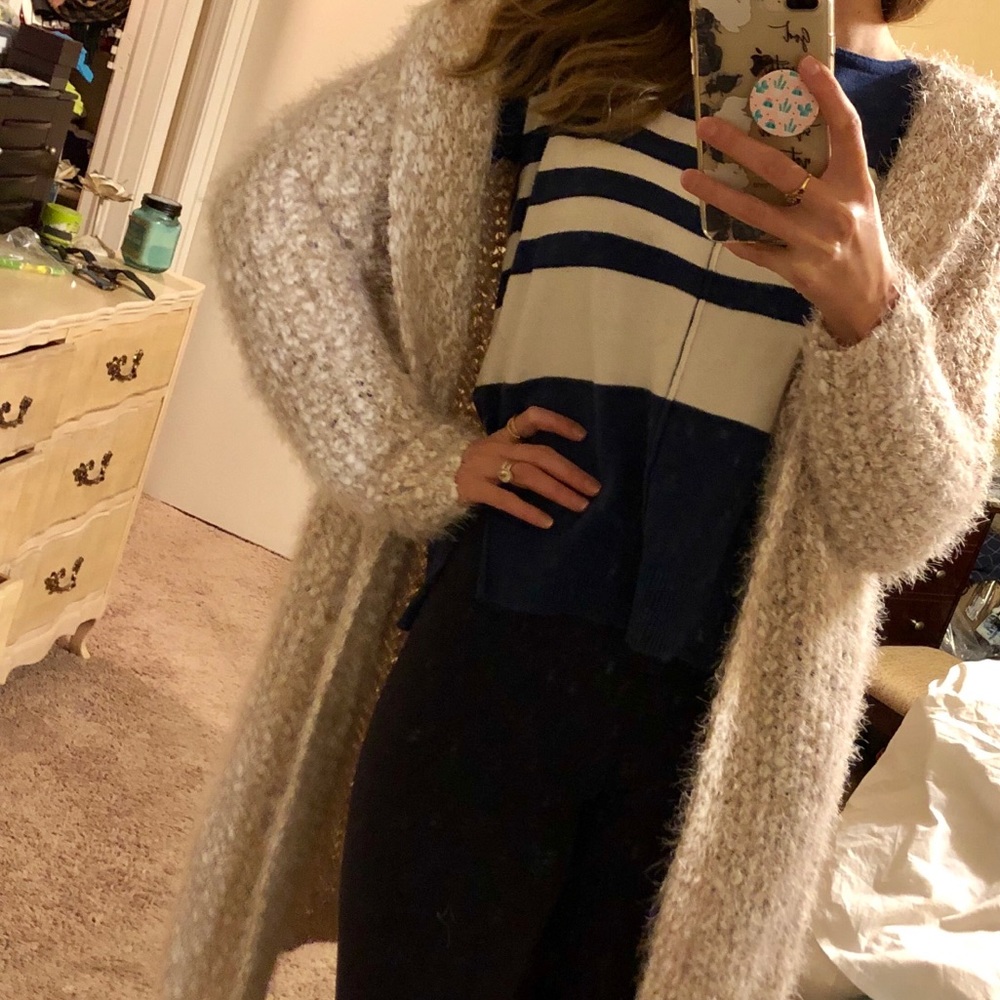 2xHP🎉 Gorgeous Soft Cardigan with Hood - Picture 4 of 7